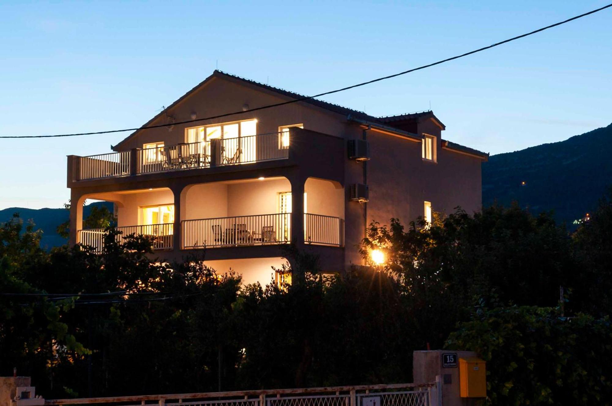 Apartment Sunshine, Sunrise, Sunset Kaštela エクステリア 写真